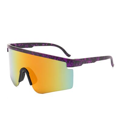 China PC fashion and durable dustproof sports glasses with polarized coating for sale