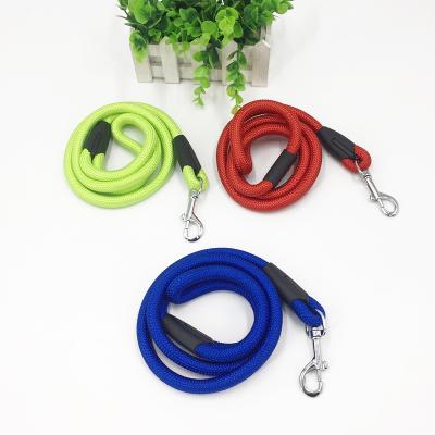 China Viable Wholesale Thin Lines Non-slip Round Rope Pet Traction Belt Dog Leash for sale