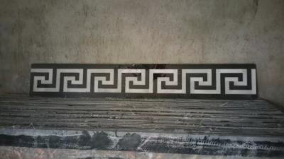 Chine Frontière de marbre de mosaïque, Skirtings en pierre naturel, bâtis décoratifs, bâtis en pierre intérieurs, lignes de frontière de marbre de mosaïque à vendre