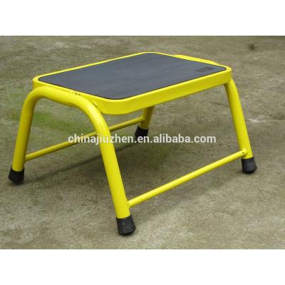 China Folding Ladders Portable Small Step Metal Steps Ladder Customized Color for sale