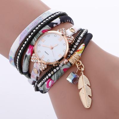 China Fashion non-specific new design most popular product watch women ladies watch brand with gold foil strap quartz women watch for sale