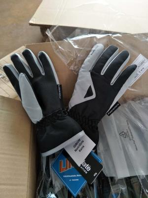 China junior ski gloves , winter outdoor waterproof gloves , for sale