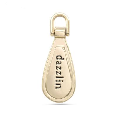 China Handbag Accessories Charms Gold Metal Zinc Alloy Letter Engraved Logo Plate Pendant for sale