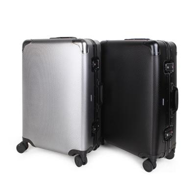 China Durable Custom Aluminum Spinner Luggage Case Suitcase Carry On Luggage Case for sale