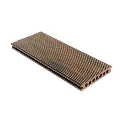 中国 Worldwide Real Wood Aesthetics Capped Composite Decking Fast Shipping 販売のため