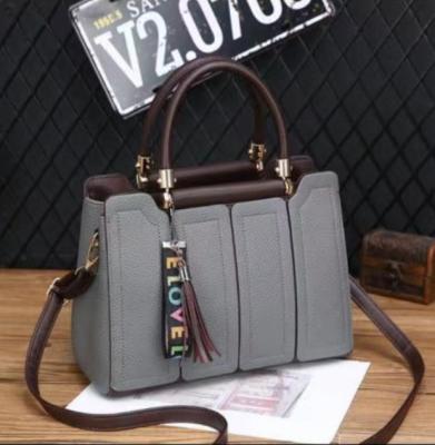 China Other 2023 New Solid Pu Women Fashion Handbags Ringer Pattern Wholesale Women Handbags Rivet Designer Shoulder Bags For Women for sale