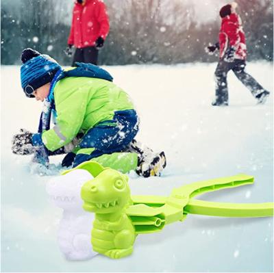 China Plastic Hots Sell Clip Outdoor Toy Plastic Clip Battle Dinosaur Toy Winter Snowball Clip Mini Dinosaur Snow Ball Fight for sale