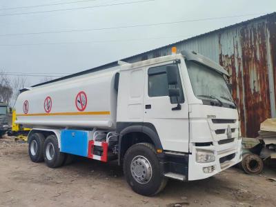 중국 석유 저장 연료 탱크 트럭 6X4 사각형 타입-300L 연료 탱크 시노트럭 9000kg 판매용