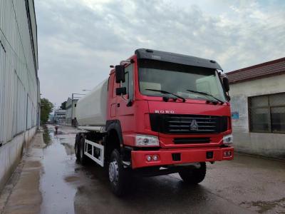 Chine Bon produit HOWO 6*4 8*4 28 Cbm 400HP Camion réservoir d'eau/huile Camion diesel Camion pétrolier à vendre