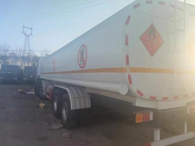 Cina HOWO 8*4 Fuel Oil Tank Truck con e 1 anno di servizio post-vendita in vendita