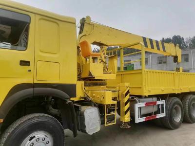 China Verkoop op maat gemaakte Sinotruck HOWO 6*4 Truck Mounted Crane met op maat gemaakte specificaties Te koop