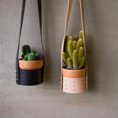 China Home Decor Hanging Flower Basket Plant Basket New Style Portable Garden Plant Pot Hanger Flower Basket Decoration for sale