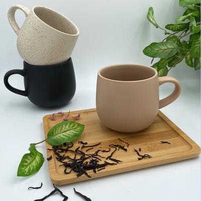 China New Design Sustainable Matte Khaki Color 420ml Ceramic Mugs Creative Wedding Porcelain Coffee Mug For Beverage for sale