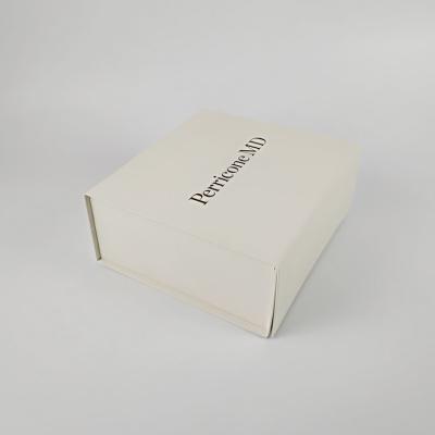 China Recyclable Custom Printed Cardboard Magnetic Gift Packaging Box With Ribbon for sale