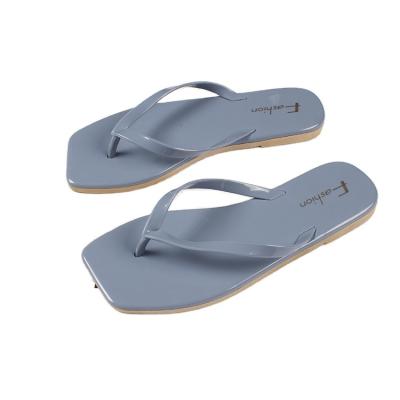 China New Style Stylish Flat Cushioning Fitted Open Toe Sandals Ladies Slippers Women Flip Flops for sale