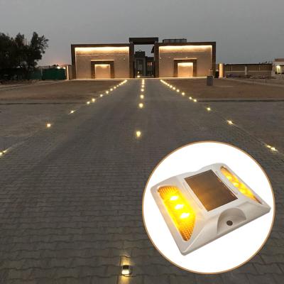 China Aluminum Alloy Solar Power LED Road Marker Cat Eye Road Stud Raised Sidewalk Flashing Light Beacon For Driveway for sale