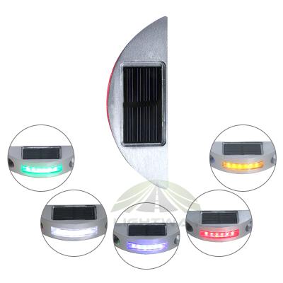 China Reflective Aluminum Alloy Solar Power Led Studs Big Solar Road Reflectors Reflector for sale