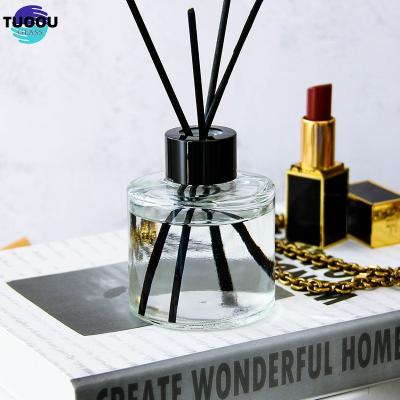 China Fashionable Hot sale Aromatherapy glass bottle 50ml Glass 100 Ml Black Reed Diffuser Bottle en venta