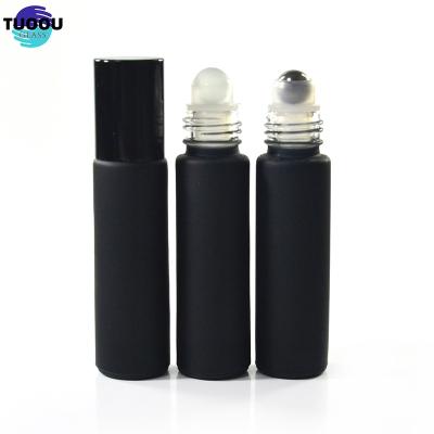 China Essential oil container Wholesale Hot sale Steel Roller Ball Perfume Essential Oil With Aluminum Cap Frosted Matte Black Glass Roll On Bottle en venta