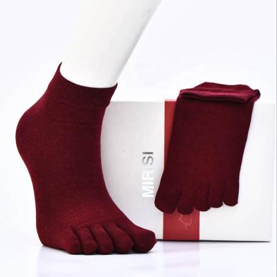 China Antibacterial Stockings Five Finger Combed Cotton Men Sport Socks Custom Made Socks for sale