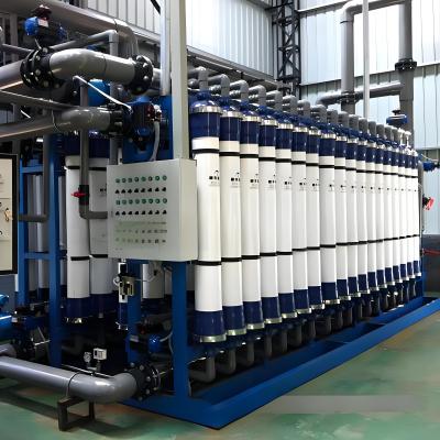 China Sistema de reutilización de agua Planta de purificación de agua 23kw 5000kg Desalinizador de agua en contenedor en venta