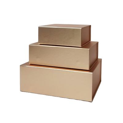 China Various Size Biodegradable Customized Logo Foldable Gift Packaging Boxes for sale