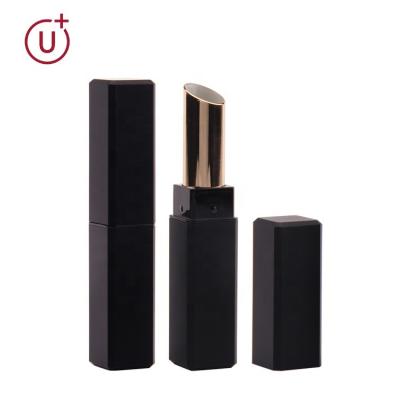 China Recycable 2022 Fashionable Lipstick Tube New Arrivals Plastic Bottles Products for sale