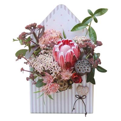 China Recycled Florist Cardboard Box Valentine Flower Packaging Rigid Materials New Arrival Envelope Shape Box for sale