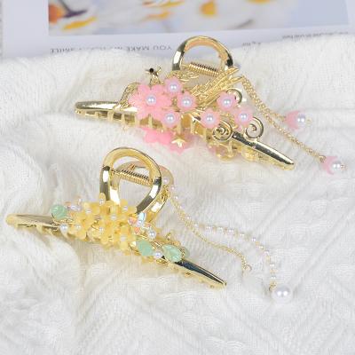 China Hair Clips For Women's Wholesale Summer Luxury Women's Hair Accessories Large Personalized Custom Made Hair Clip Crab Claw Clip Tassel Flower Hair Claw for sale