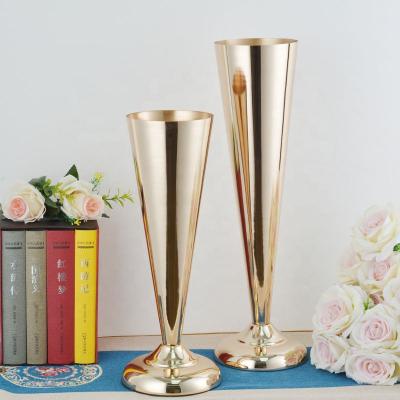 China Modern Metal Trumpet Gold Flower Vases Wedding Table Vase Centerpieces Decoration for sale