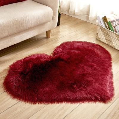 China High Quality Non-slip Soft and Fluffy Pile Long Blankets Heart-Shape with Customized Sizes and Shapes for sale