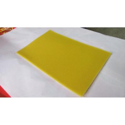 China Cheap Beeswax Sheet Bulk Bee Farm Price Natural Beeswax Base Natural Sheet for sale