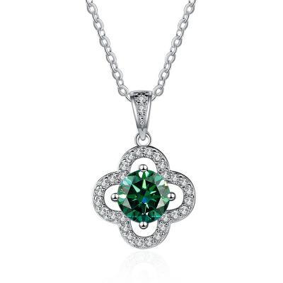 China Romantic LADY Necklace 1CT S925 Sterling Silver Fine Jewelry Wedding GEMS For Female Lucky Four Leaf Clover Moissanite Pendant Necklace for sale