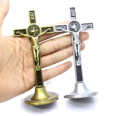 China Custom Religious Catholic Europe Alloy Crucifix Statues Supplier for sale