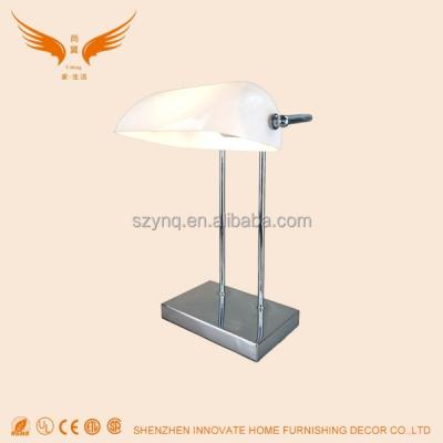 China Wholesale EUROPEAN Premium Modern Metal Base Table Lamp for sale