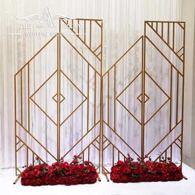 China New Elegant Gold Metallic Wedding Decor Panel Geometric Backdrop Wedding Room Divider Decoration From A Dream Wedding Store for sale