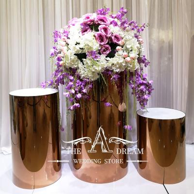 China Luxury Gold Cake Tables Aisle Set Racks Around Golden Pedestals Wedding Decoration From A Dream Wedding Store for sale