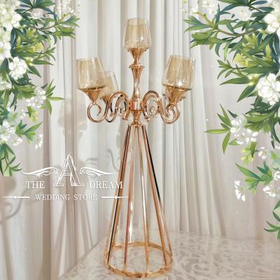 China Wedding Centerpiece 5 Heads Gold Candelabra For Banquets Luxury Wedding Decoration For Wedding From A Dream Wedding Store for sale