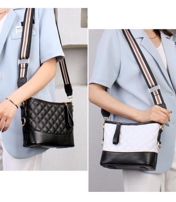 China Multi Receiver Single Shoulder Bag For Women 2023 New Fashion Cowhide Soft Cross - Large Capacity Wholesale Women's Body Bag Classic Bag for sale