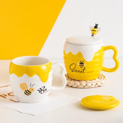 China Creative Disposable Ceramic Mug With Cover Lid 400ml Cute Cartoon Bee Mugs Office Coffee Drinking Tea Mug for sale