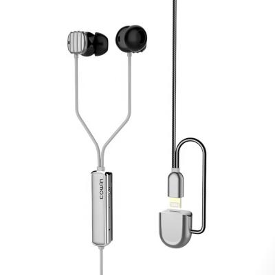 China Fashionable Built-in In-Ear Sound Canceling Microphone In Ear Headphones Bass Wired Headphone for sale