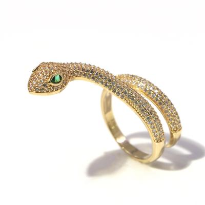 China Trendy Newcomer Iced Out Green Crystal Gold Plated Twist Snake Rings Cubic Zirconia Custom Diamond Fashion Jewelry Animal Ring for sale