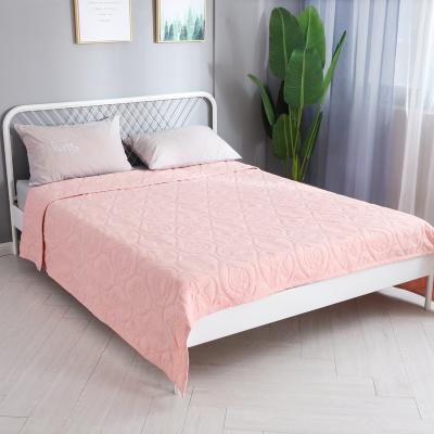 China High quality home use bedspread pink bedspread large factory fabric waterproof anti-slip bedding wholesale bedspread for sale