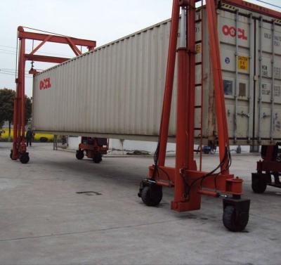 中国 gantry crane 30t mobile container crane made in china with container crane cost 販売のため