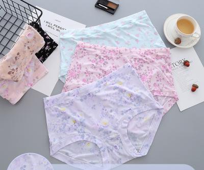 China Antibacterial ice silk plus size women's underwear and buttocks women's underwear quick-drying breathable briefs wholesale for sale