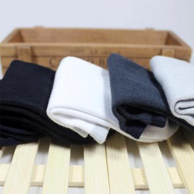 China 2020 high quality cotton custom logo men sporty boat socks for daily wear for sale