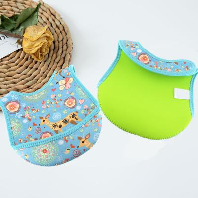 China Washable Waterproof Collapsible Neoprene Baby Feeding Bib With Pocket For Newborn Infant for sale