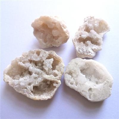 China Wholesale Natural Raw Gemstone Agagte Geode White Group Crystal Stones For Home Decoration From China for sale