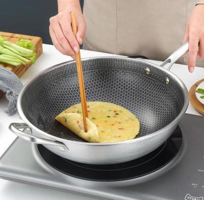 China Viable Customized 316 Stainless Steel Wok With Glass Woks Pan Honeycomb Wok Frying Triple Nonstick Lid for sale