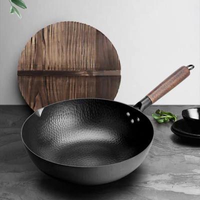 China Viable Customized Nonstick Deep Frying Pan Cookware Cooking Pot Iron Frying Pan Glass Cover Nonstick Wok Pan for sale